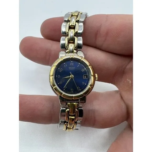 Seiko Gold Silver Tone Blue Face Date Vintage Women's Wristwatch 7N82-6B79 - Picture 1 of 3